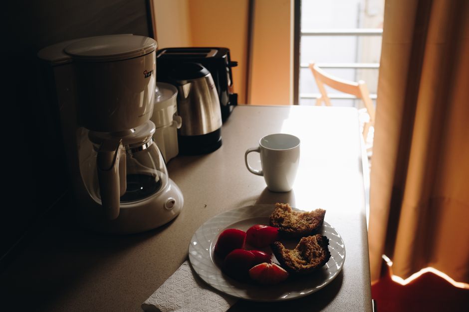 Best Coffee Makers for Airbnb Worth Buying in 2026